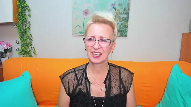 Snapshot of iamyourdream89 chatting on October 2025 01:52:01 PM iamyourdream89 online show from October 2025 01:52:01 PM