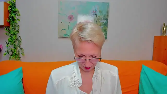 iamyourdream89 online show from February 2026 02:02:01 PM