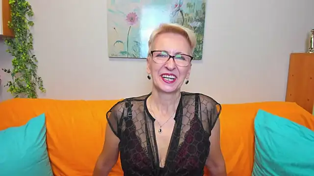 iamyourdream89 online show from December 2025 03:51:02 PM