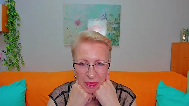 iamyourdream89 online show from May 2026 10:44:02 AM