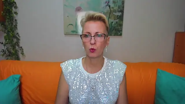 iamyourdream89 online show from November 2025 07:20:01 AM