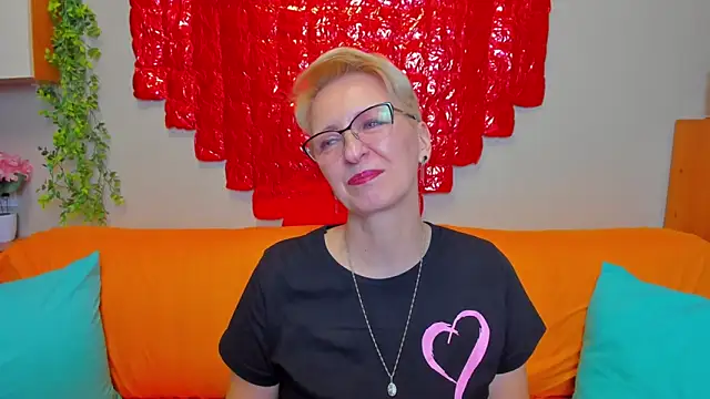 iamyourdream89 online show from February 2026 04:04:02 PM