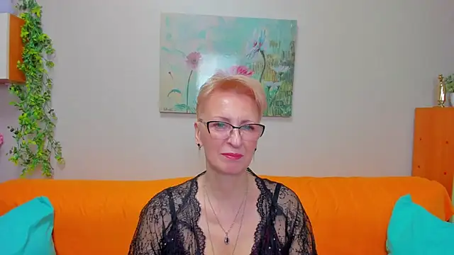 iamyourdream89 online show from April 2026 12:53:02 PM
