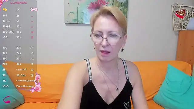Snapshot of iamyourdream89 chatting on March 2025 07:04:01 PM iamyourdream89 online show from March 2025 07:04:01 PM