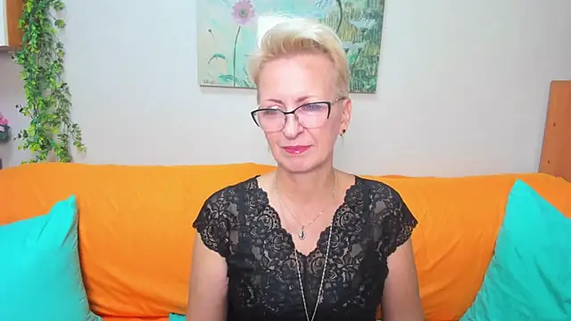 Snapshot of iamyourdream89 chatting on October 2025 12:06:02 PM iamyourdream89 online show from October 2025 12:06:02 PM