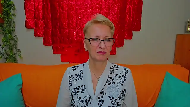 iamyourdream89 online show from March 2026 05:16:01 PM