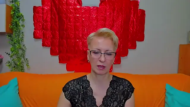 iamyourdream89 online show from March 2026 03:48:01 PM