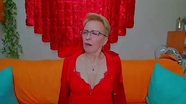 iamyourdream89 online show from February 2026 10:48:02 AM