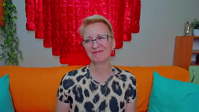 iamyourdream89 online show from February 2026 02:24:02 PM