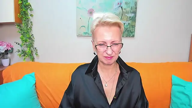 iamyourdream89 online show from November 2025 01:48:02 PM