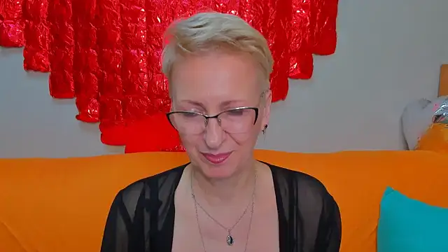 iamyourdream89 online show from February 2026 12:27:01 PM