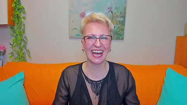 iamyourdream89 online show from March 2026 03:37:01 PM