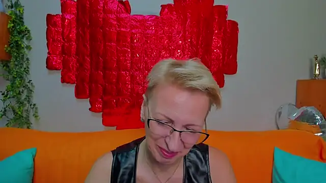 iamyourdream89 online show from February 2026 01:55:01 PM