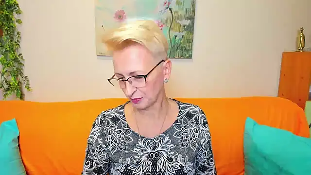 iamyourdream89 online show from November 2025 12:21:02 PM