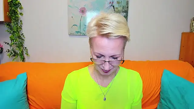 iamyourdream89 online show from November 2025 04:23:02 PM