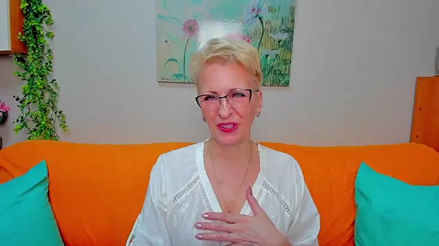 iamyourdream89 online show from March 2026 01:07:01 PM