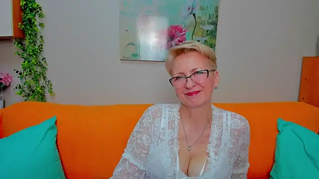 iamyourdream89 online show from April 2026 12:53:02 PM