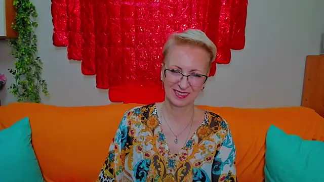 iamyourdream89 online show from March 2026 10:04:01 AM