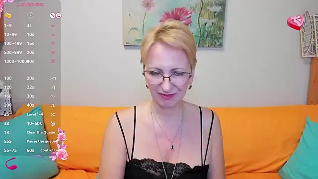Snapshot of iamyourdream89 chatting on March 2025 12:09:02 AM iamyourdream89 online show from March 2025 12:09:02 AM