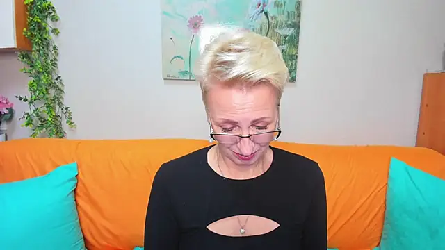 iamyourdream89 online show from November 2025 12:53:02 PM