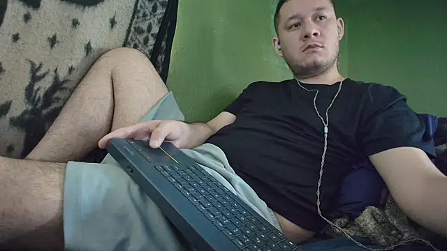 Snapshot of sweet_cock28 chatting on October 2025 03:35:02 PM sweet cock28 online show from October 2025 03:35:02 PM