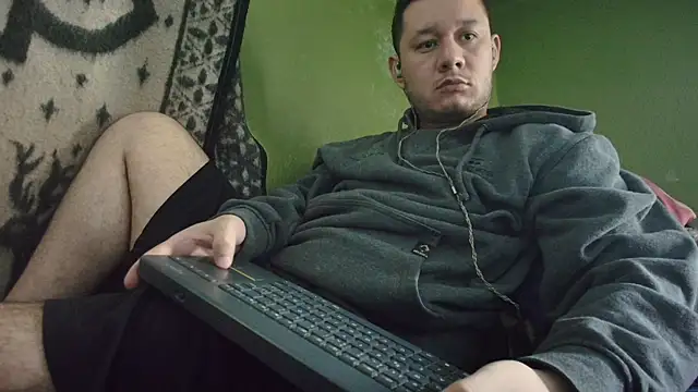 Snapshot of sweet_cock28 chatting on September 2025 03:28:02 PM sweet cock28 online show from September 2025 03:28:02 PM