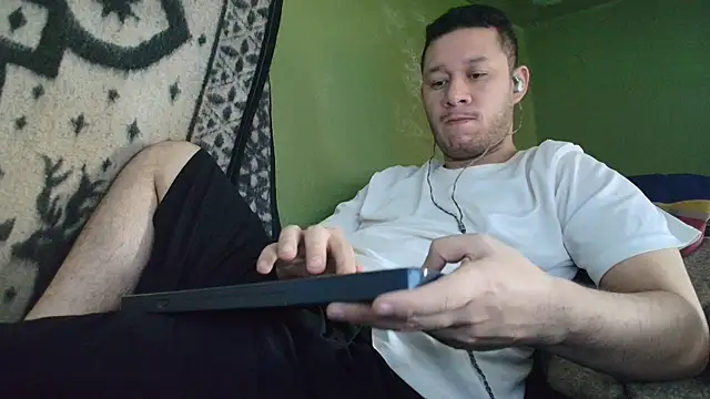 Snapshot of sweet_cock28 chatting on September 2025 03:29:01 PM sweet cock28 online show from September 2025 03:29:01 PM
