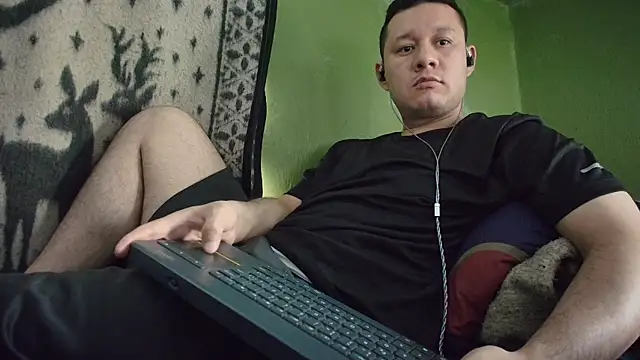 Snapshot of sweet_cock28 chatting on April 2026 03:13:01 PM sweet cock28 online show from April 2026 03:13:01 PM