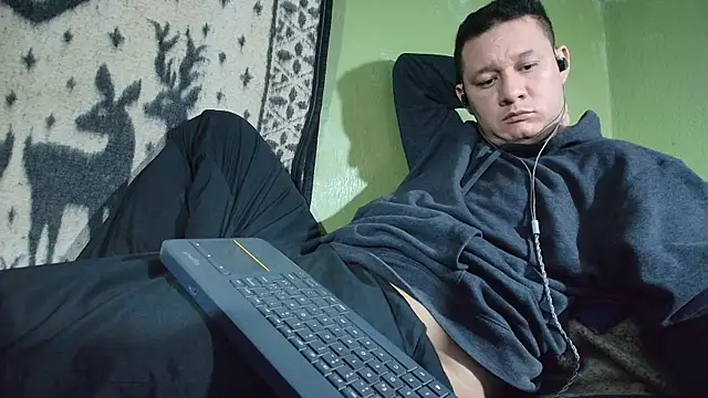Snapshot of sweet_cock28 chatting on May 2026 01:56:01 AM sweet cock28 online show from May 2026 01:56:01 AM