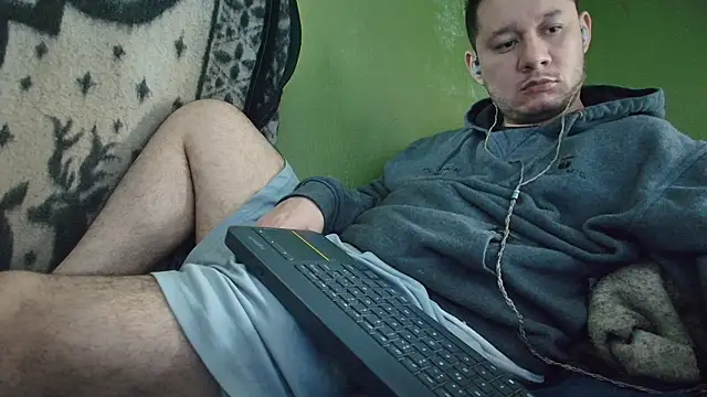 Snapshot of sweet_cock28 chatting on September 2025 03:29:01 PM sweet cock28 online show from September 2025 03:29:01 PM