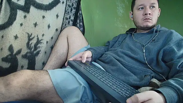 Snapshot of sweet_cock28 chatting on October 2025 03:27:01 PM sweet cock28 online show from October 2025 03:27:01 PM