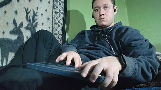 Snapshot of sweet_cock28 chatting on May 2026 01:57:16 AM sweet cock28 online show from May 2026 01:57:16 AM