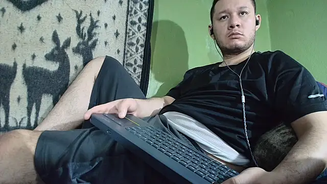 Snapshot of sweet_cock28 chatting on April 2026 01:56:01 PM sweet cock28 online show from April 2026 01:56:01 PM