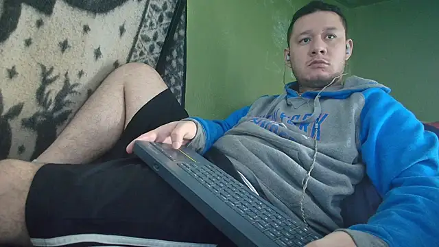 Snapshot of sweet_cock28 chatting on September 2025 03:29:01 PM sweet cock28 online show from September 2025 03:29:01 PM