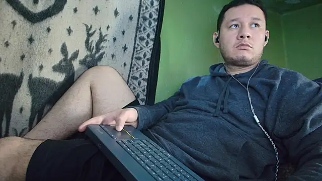 Snapshot of sweet_cock28 chatting on May 2026 03:18:01 PM sweet cock28 online show from May 2026 03:18:01 PM