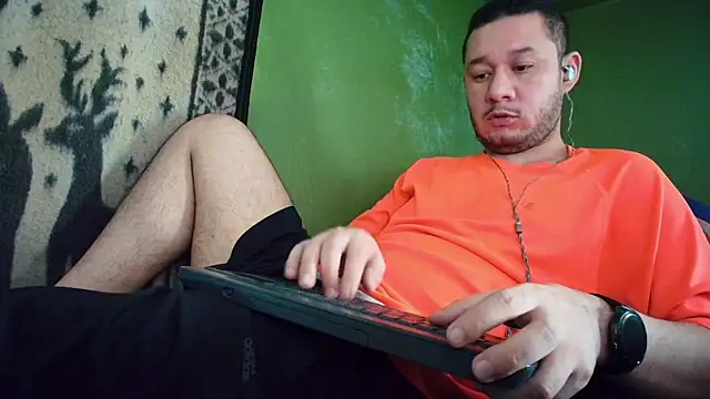 Snapshot of sweet_cock28 chatting on March 2025 03:49:01 PM sweet cock28 online show from March 2025 03:49:01 PM