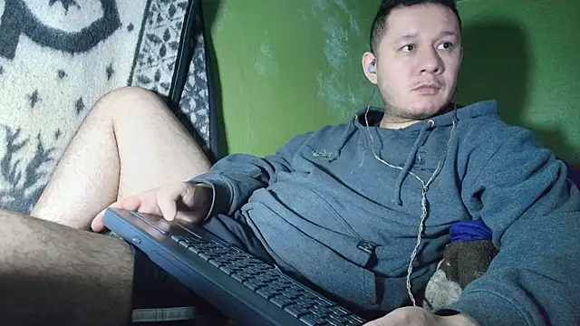 Snapshot of sweet_cock28 chatting on October 2025 03:28:02 AM sweet cock28 online show from October 2025 03:28:02 AM