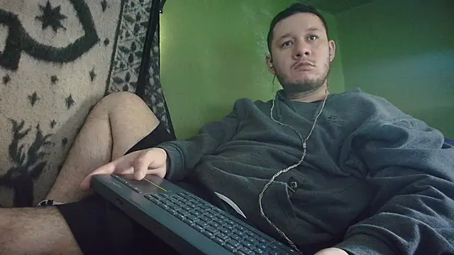 Snapshot of sweet_cock28 chatting on October 2025 02:20:01 PM sweet cock28 online show from October 2025 02:20:01 PM