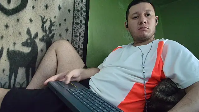 Snapshot of sweet_cock28 chatting on April 2026 03:24:01 PM sweet cock28 online show from April 2026 03:24:01 PM