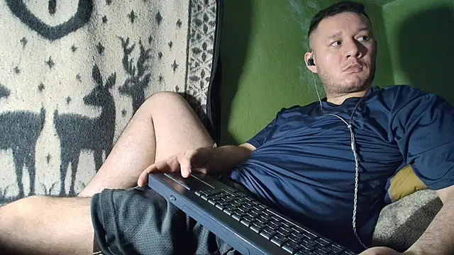 Snapshot of sweet_cock28 chatting on May 2026 03:33:02 AM sweet cock28 online show from May 2026 03:33:02 AM