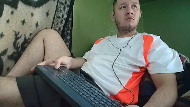 Snapshot of sweet_cock28 chatting on September 2025 03:34:02 PM sweet cock28 online show from September 2025 03:34:02 PM