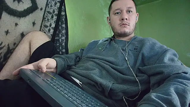Snapshot of sweet_cock28 chatting on October 2025 03:25:02 PM sweet cock28 online show from October 2025 03:25:02 PM