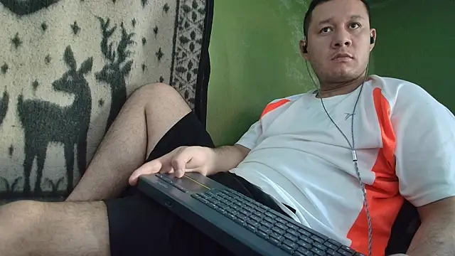 Snapshot of sweet_cock28 chatting on April 2026 03:18:01 PM sweet cock28 online show from April 2026 03:18:01 PM