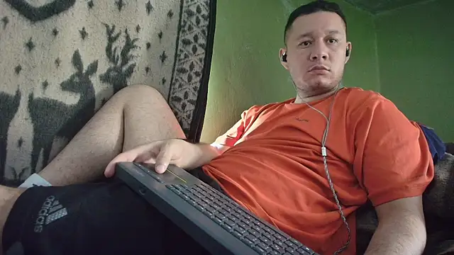 Snapshot of sweet_cock28 chatting on May 2026 03:15:02 PM sweet cock28 online show from May 2026 03:15:02 PM