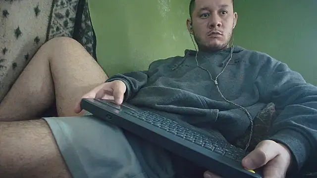 Snapshot of sweet_cock28 chatting on October 2025 03:57:02 PM sweet cock28 online show from October 2025 03:57:02 PM