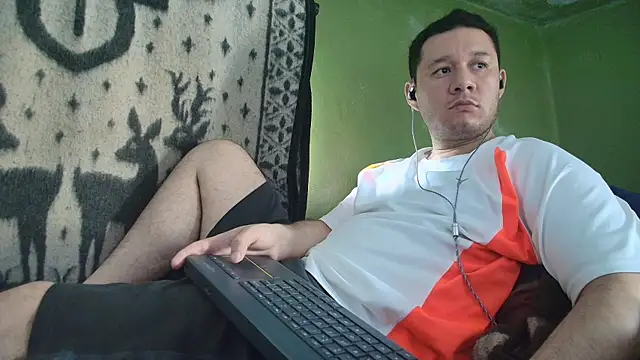 Snapshot of sweet_cock28 chatting on June 2026 03:17:02 PM sweet cock28 online show from June 2026 03:17:02 PM