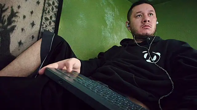 Snapshot of sweet_cock28 chatting on March 2025 03:35:02 PM sweet cock28 online show from March 2025 03:35:02 PM
