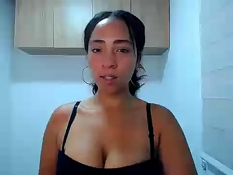 Danna Ross  online show from November 2025 03:43:01 AM