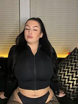 Mia-Bremer online show from February 2026 10:09:01 PM