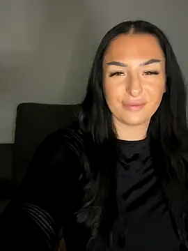 Mia-Bremer online show from September 2025 10:27:01 PM